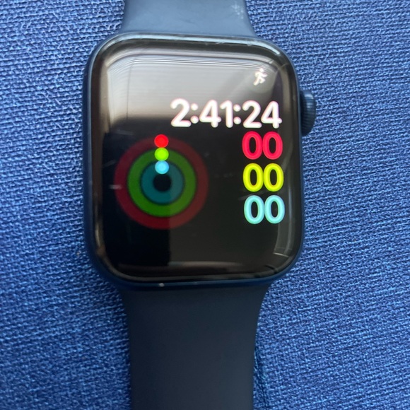 Apple Watch Series 6 - Picture 2 of 6